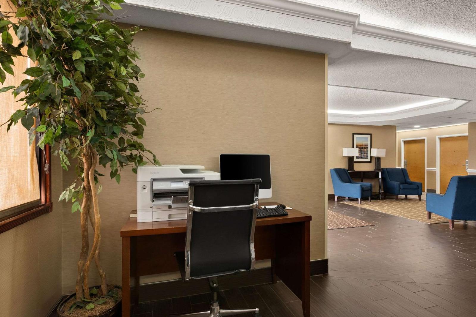Comfort Inn Bordentown near NJ Turnpike Main image 2